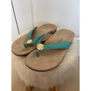 Vionic Hilda woven thong sandals in a teal size 10